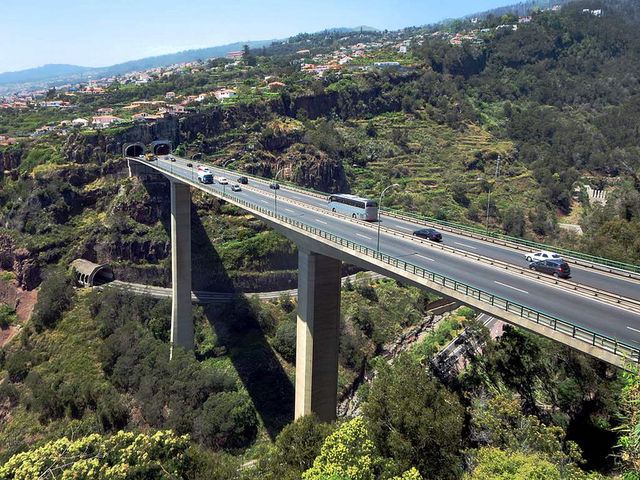 L'incontro con il Ministro Delrio per il crollo del Viadotto Italia