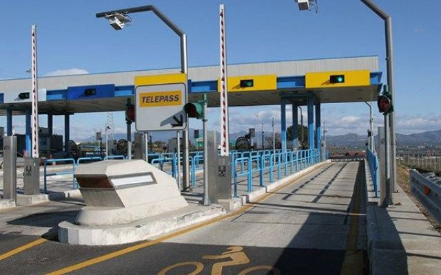 Telepass: canone raddoppiato senza consenso, multa da 200 mila euro