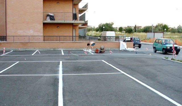 Non esiste la servitù di parcheggio