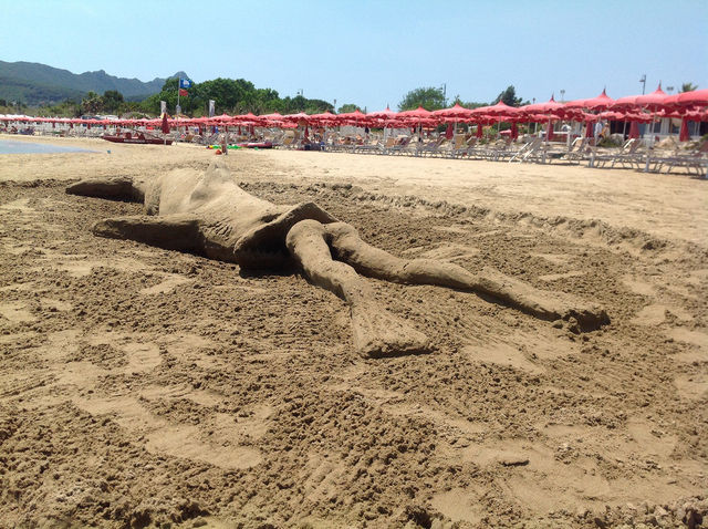 Stabilimenti balneari: non basta la SCIA per l'esercizio dell'attività 