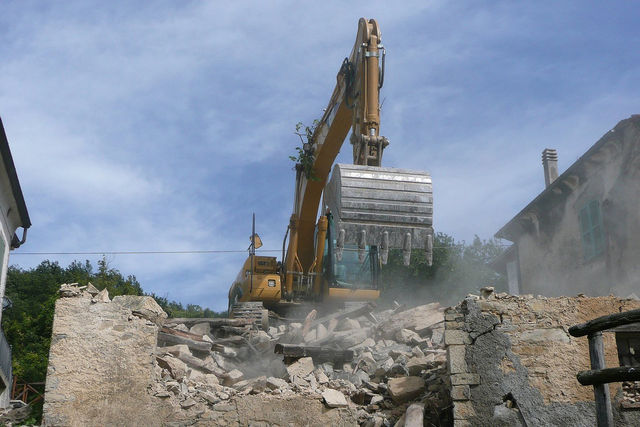 È illegittima l'ordinanza di demolizione se il Comune non dimostra la tardività della domanda di sanatoria 