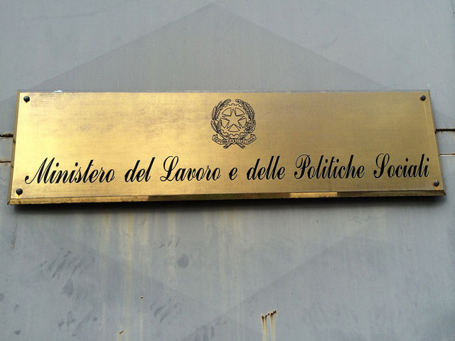 I risultati dell'attività ispettiva: tasso di irregolarità 64,17% con 181.629 lavoratori irregolari e 77.387 in nero