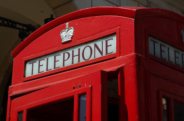 Cabine telefoniche per ricaricare i cellulari