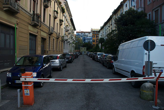 Sbarra all'ingresso della via: la limitazione del passaggio tra competenze del giudice amministrativo ed ordinario